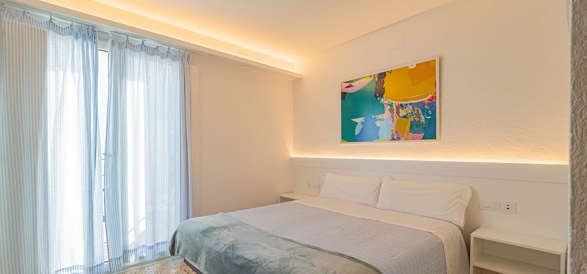 Double Room with Balcony and Side sea view