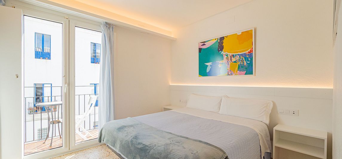 Double Room with Balcony and Side sea view