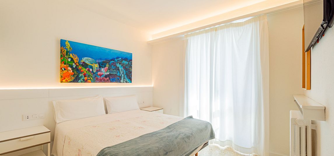 Double Room with Balcony and Side sea view
