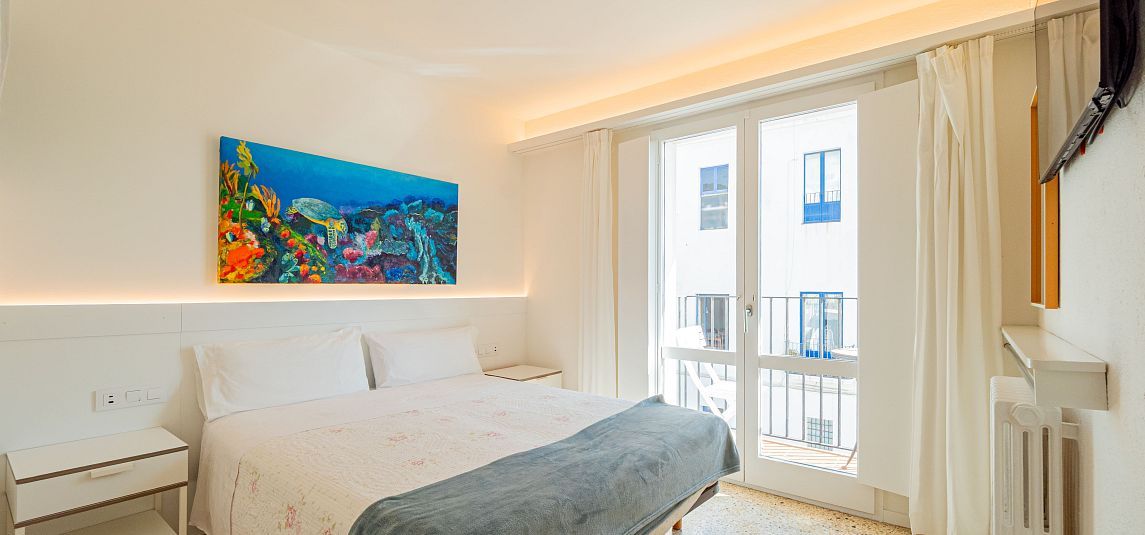 Double Room with Balcony and Side sea view