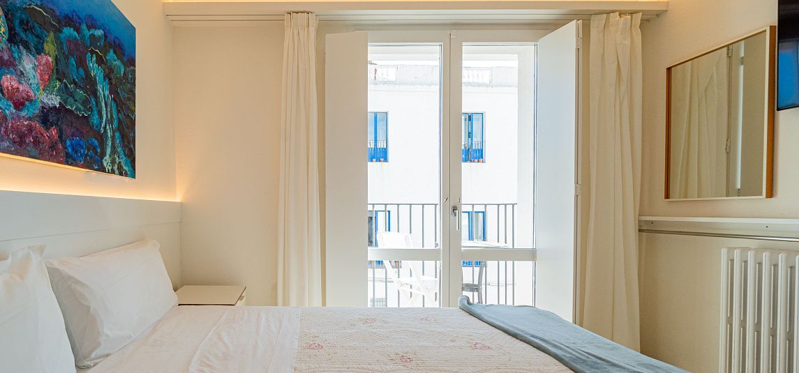 Double Room with Balcony and Side sea view