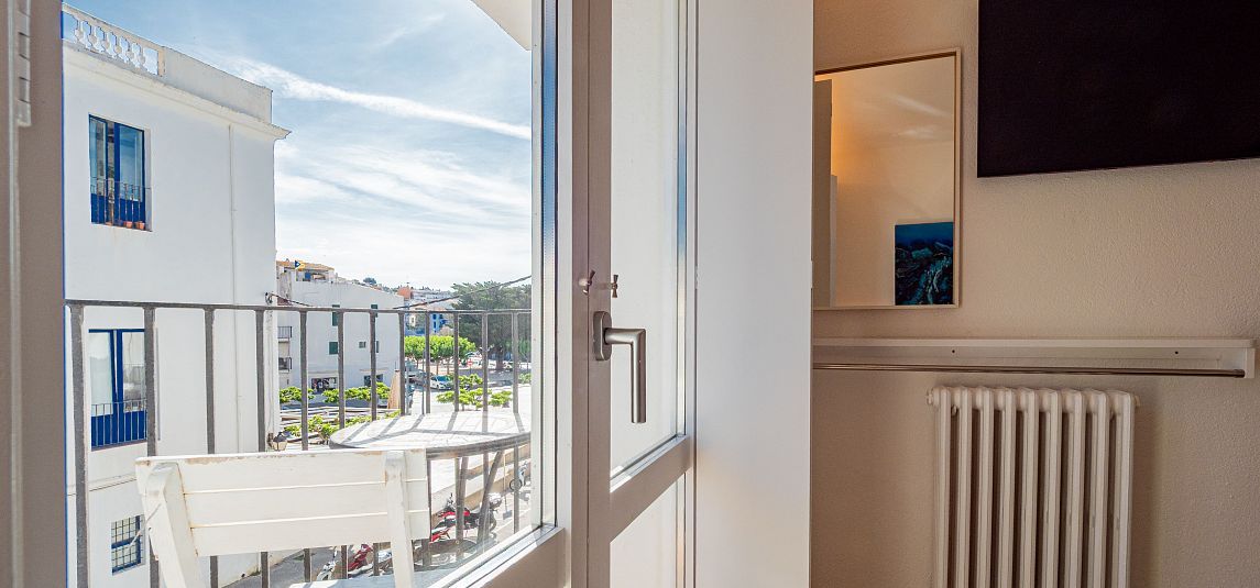 Double Room with Balcony and Side sea view