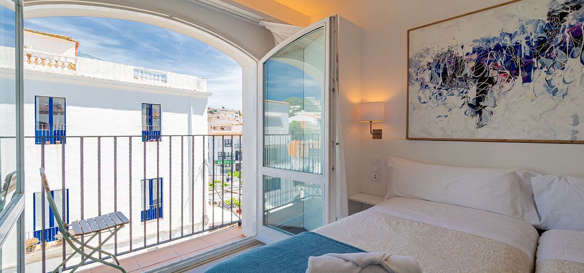 Chambre Familiale Supérieure avec vue latérale sur la mer