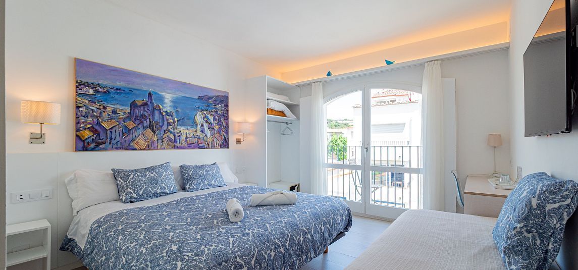 Chambre Familiale Supérieure avec vue latérale sur la mer