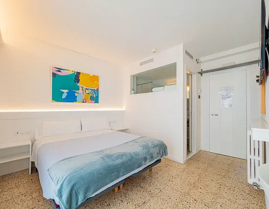 Double Room with Balcony and Side sea view