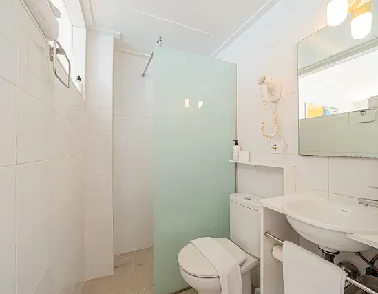Double Room with Balcony and Side sea view