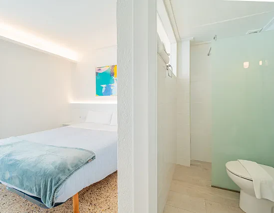 Double Room with Balcony and Side sea view