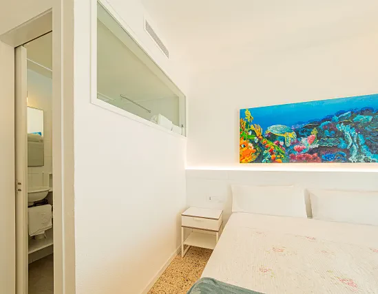 Double Room with Balcony and Side sea view