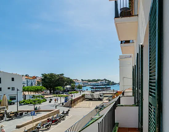 Chambre Familiale avec terrasse et vue latérale sur la mer
