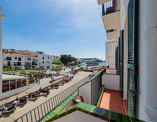 Chambre Familiale avec terrasse et vue latérale sur la mer