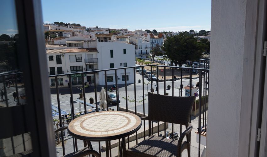 Chambre Double Supérieure avec balcon et vue laterale sur la mer