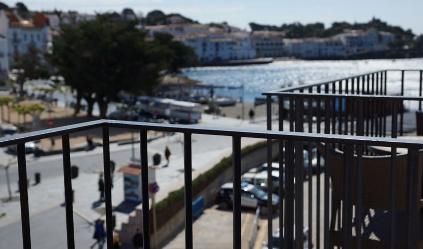 Chambre Double Supérieure avec balcon et vue laterale sur la mer